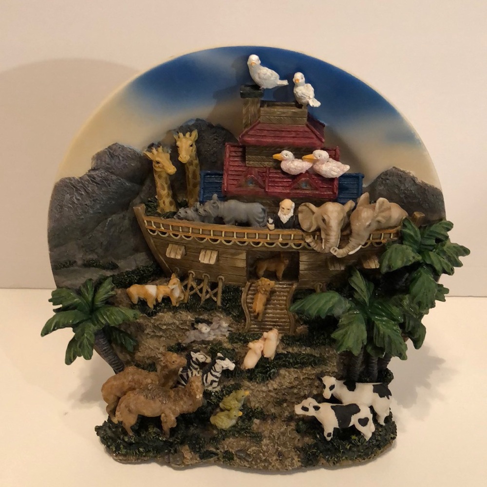 Vintage Herco Gifts 3D Noah’s Ark Collectors Plate